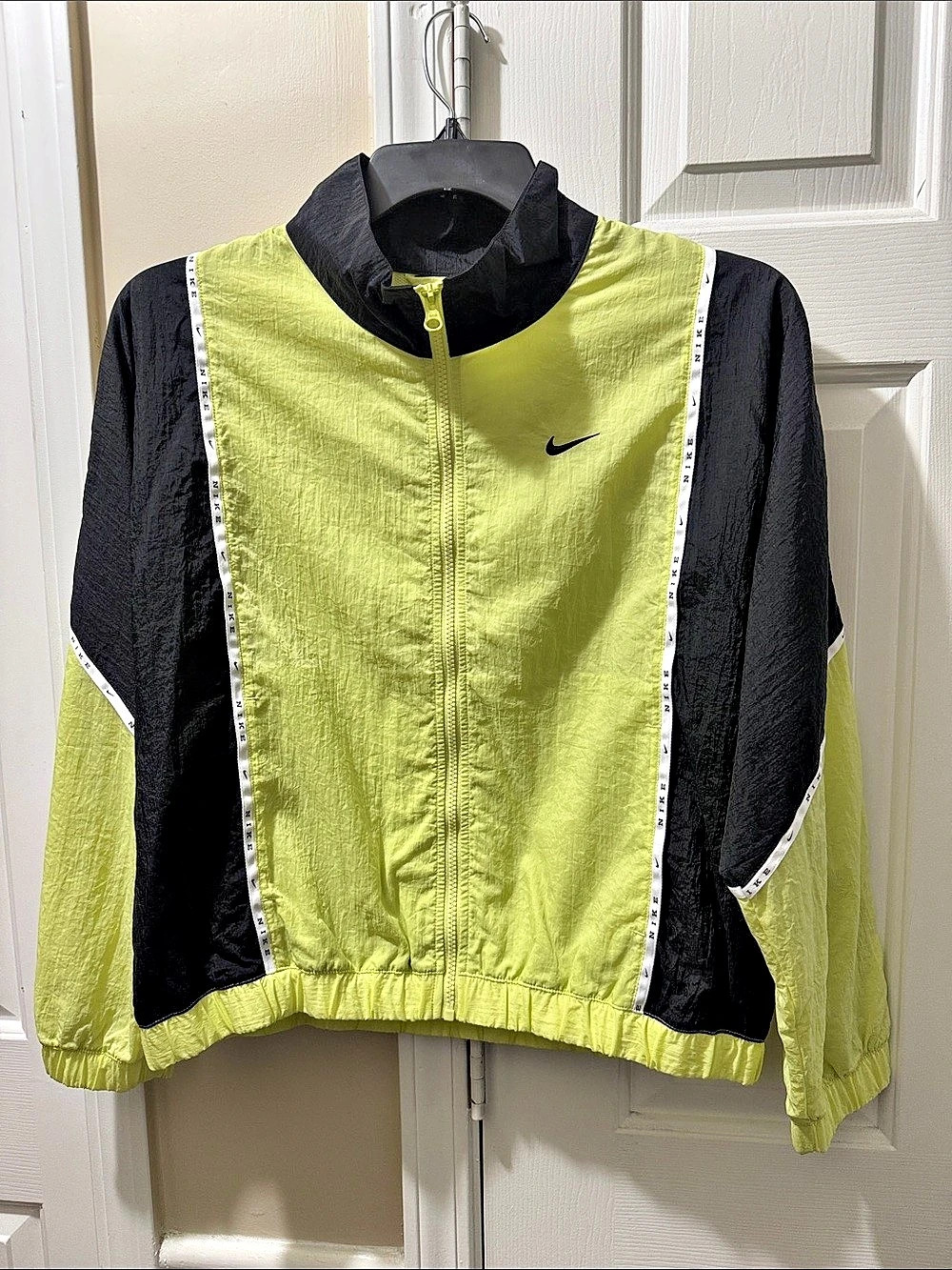 Women’s Nike Sportswear Women's Windrunner Throwback Jacket Lime Green & Black